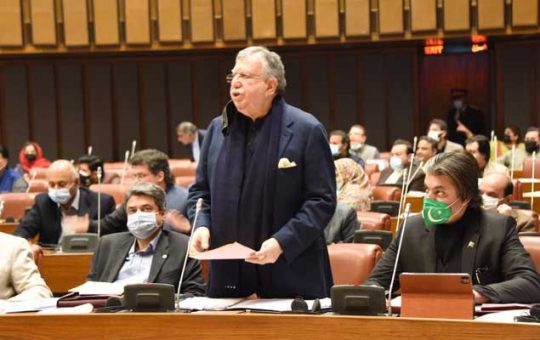 Senate passes SBP bill amid Opposition protest ahead of IMF review